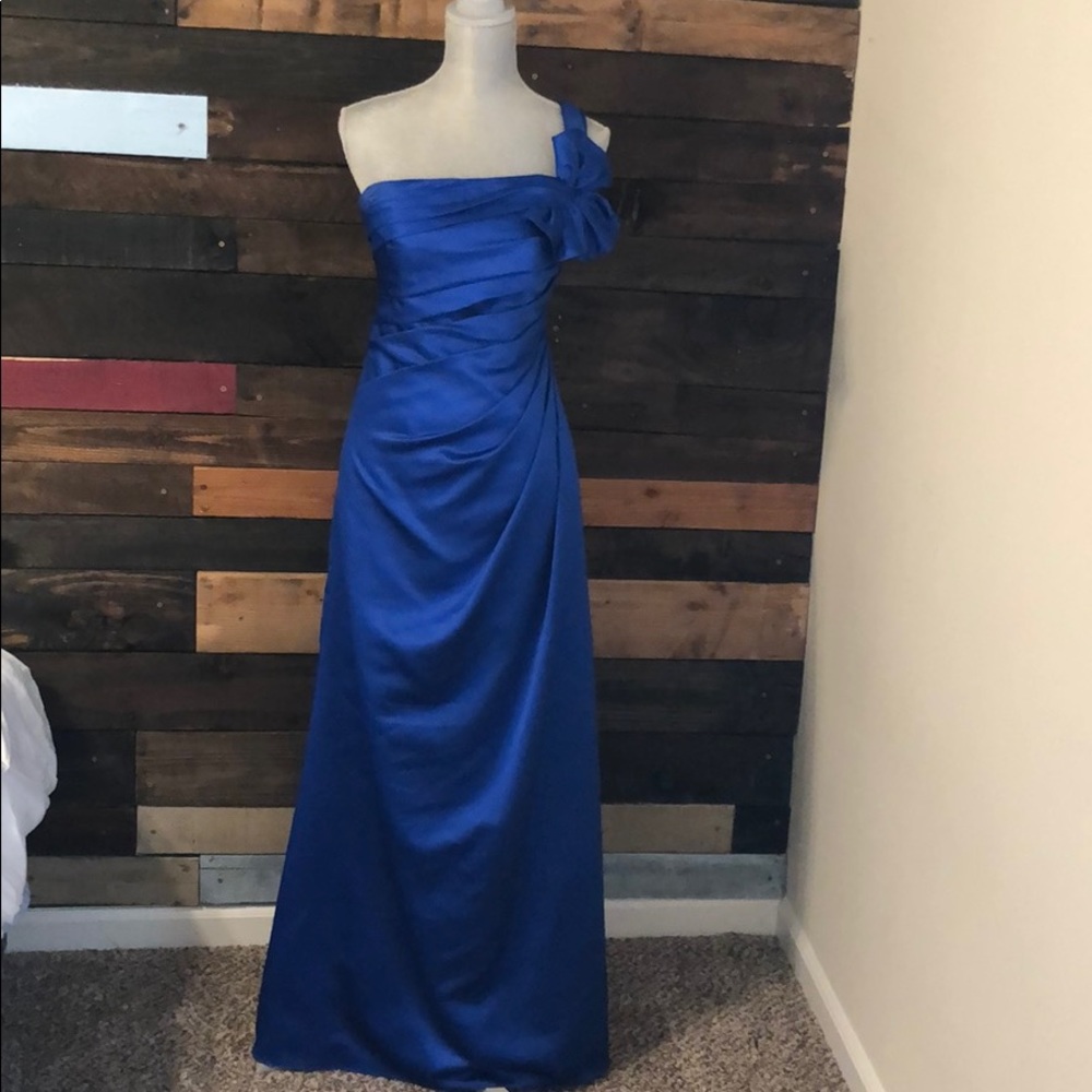 Royal blue prom/wedding/event dress